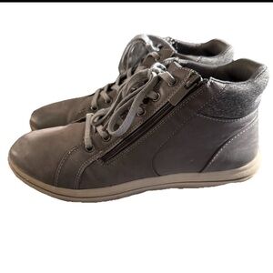 Clarks Women's Gray High-Top Lace & Zip Sneakers Size 8M Shoes
